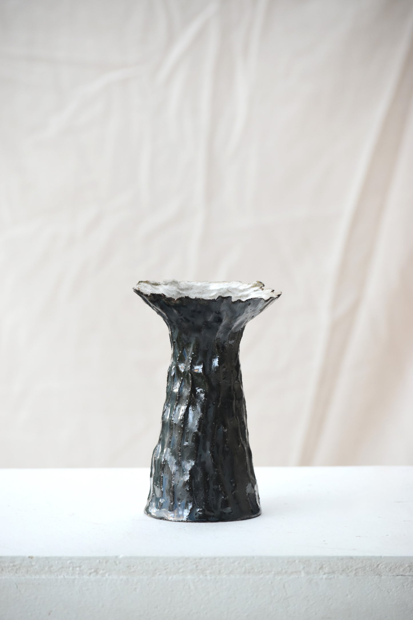 Wide neck vase black and white