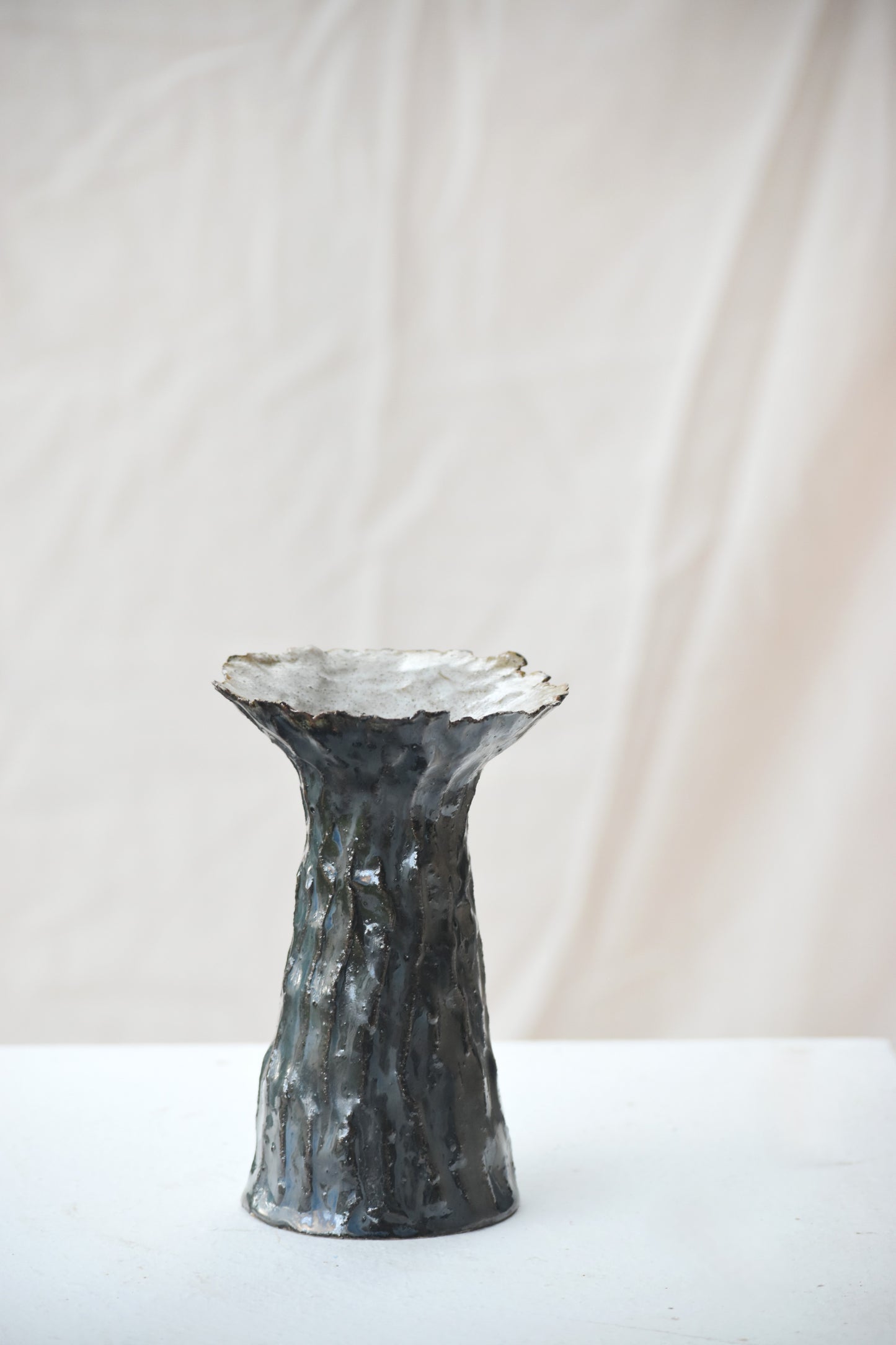 Wide neck vase black and white