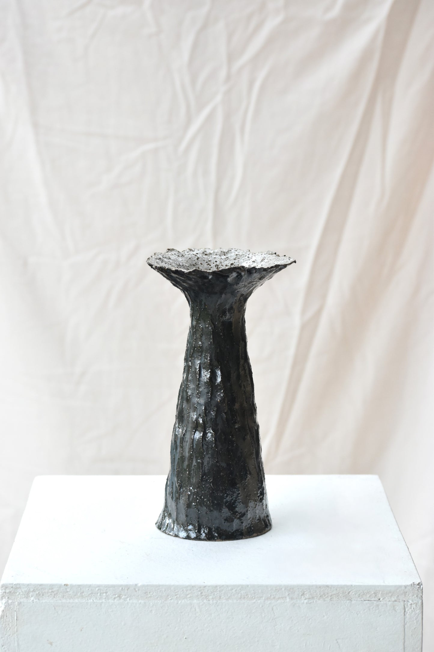 Wide neck vase black and white