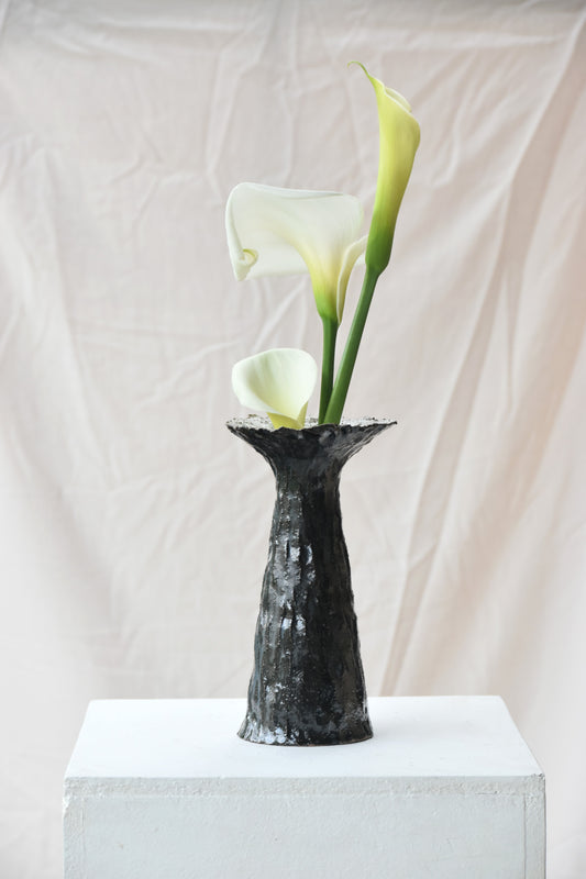 Wide neck vase black and white
