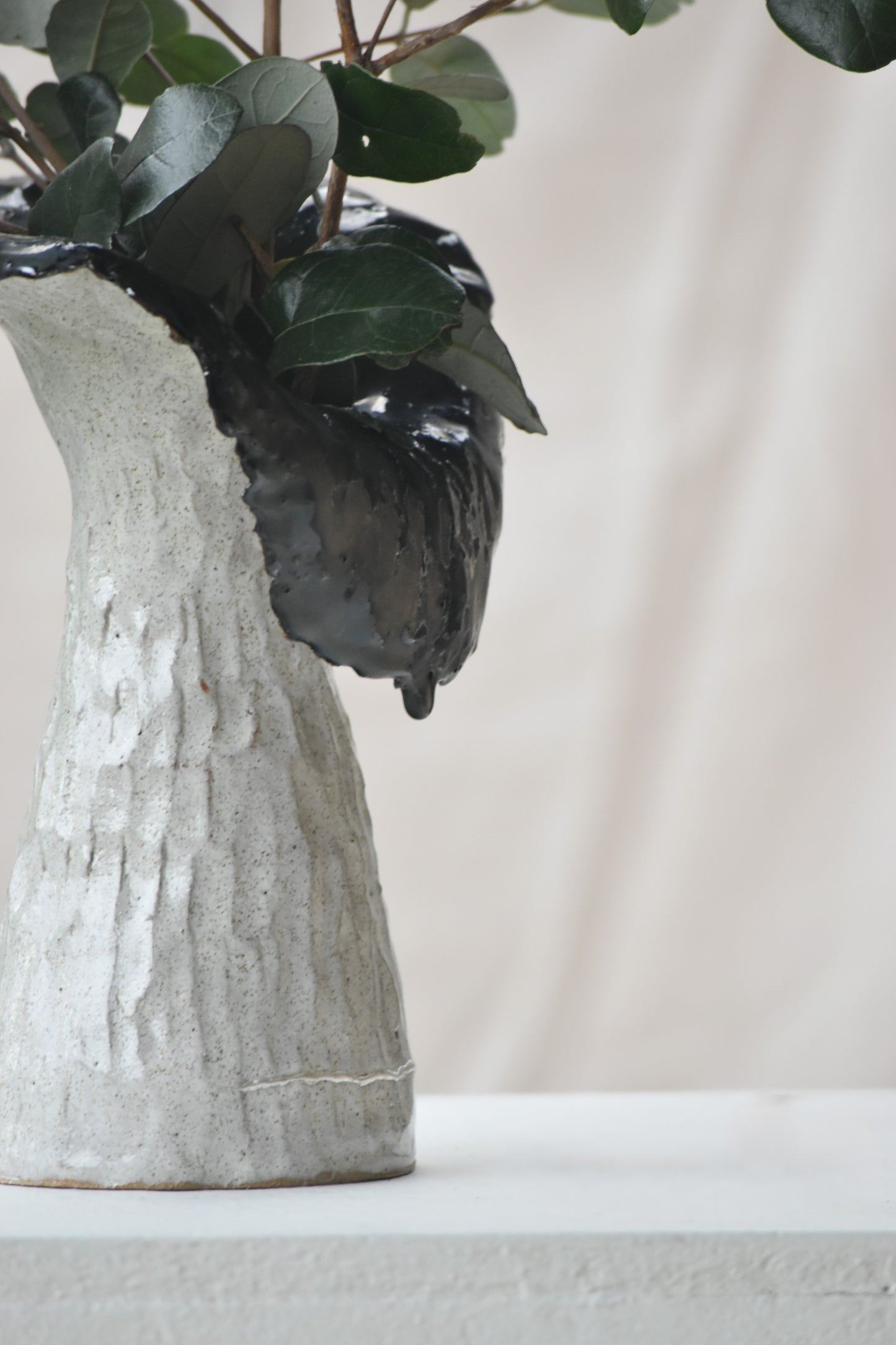 Lily Vase - White & Black