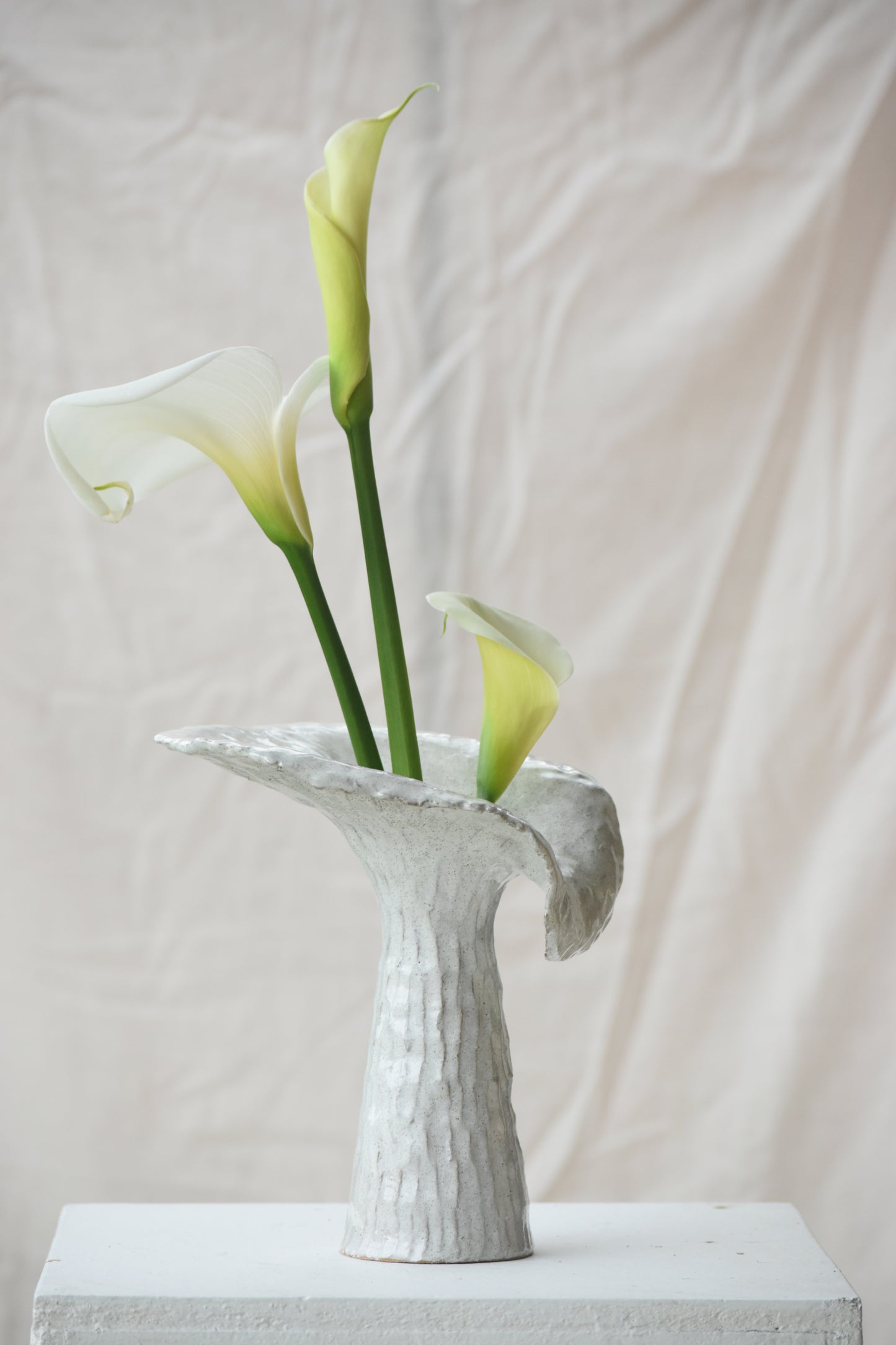 Lily Vase White